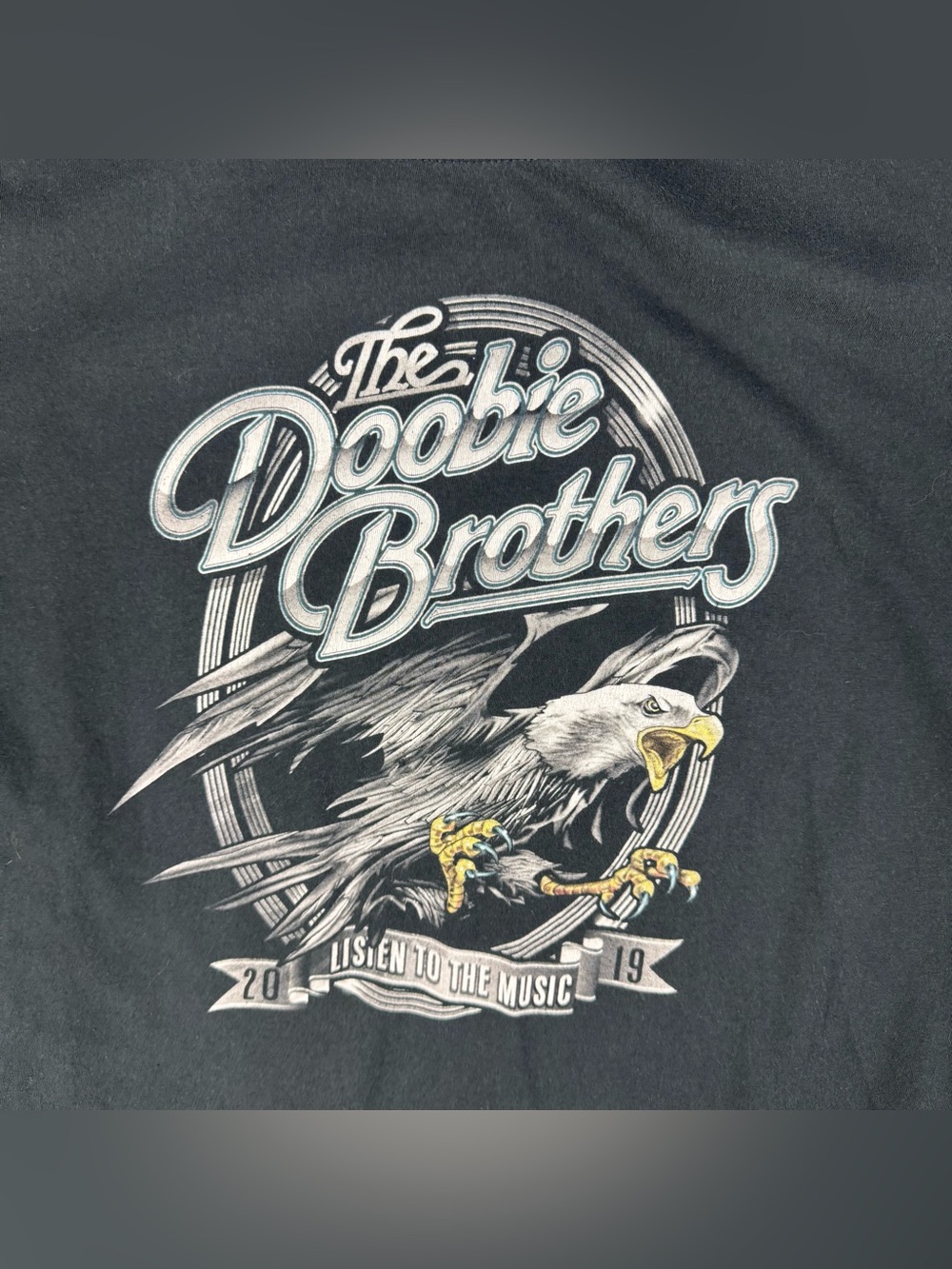The Doobie Brothers T-Shirt Size Medium 2019 Rock n Roll Classic Band Tour Tee